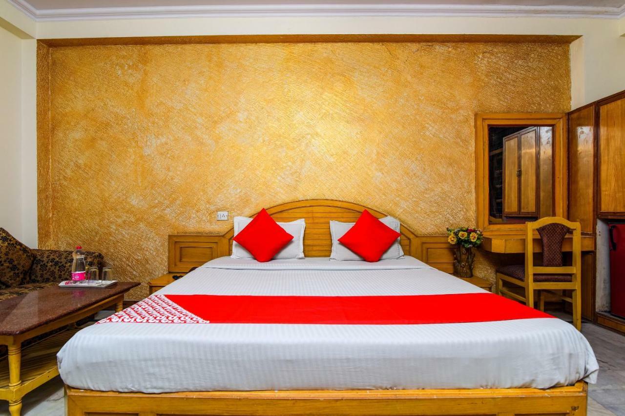 Rahul Palace By Golden Tree Near Metro Station And Ajmal Khan Market New Delhi Exterior foto